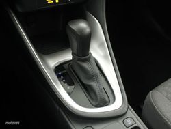 Toyota Yaris 1.5 VVT-I HEV BUSINESS PLUS 5P - Miniatura 10