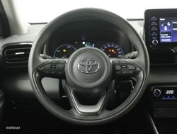 Toyota Yaris 1.5 VVT-I HEV BUSINESS PLUS 5P - Miniatura 13