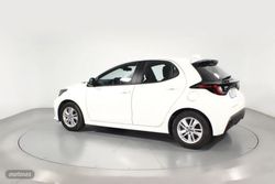 Toyota Yaris 1.5 VVT-I HEV BUSINESS PLUS 5P - Miniatura 18