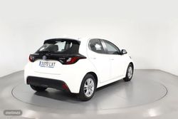 Toyota Yaris 1.5 VVT-I HEV BUSINESS PLUS 5P - Miniatura 25
