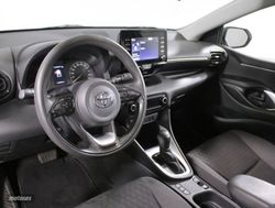 Toyota Yaris 1.5 VVT-I HEV BUSINESS PLUS 5P - Miniatura 28