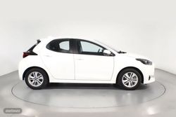 Toyota Yaris 1.5 VVT-I HEV BUSINESS PLUS 5P - Miniatura 3