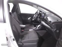 Toyota Yaris 1.5 VVT-I HEV BUSINESS PLUS 5P - Miniatura 5