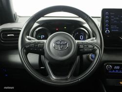 Toyota Yaris 1.5 VVT-I HYBRID STYLE 5P - Miniatura 13