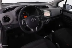 Toyota Yaris 1.3 VVT-I DYNAMIC 100CV 5P - Miniatura 14