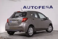 Toyota Yaris 1.3 VVT-I DYNAMIC 100CV 5P - Miniatura 2