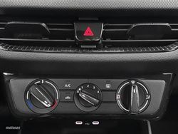 Skoda Fabia 1.0 TSI 95CV Essence - Miniatura 15