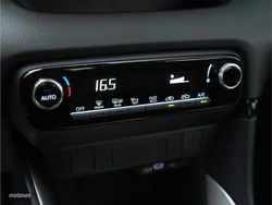 Toyota Yaris 1.5 e-CVT 116CV 120H Active Plus - Miniatura 10