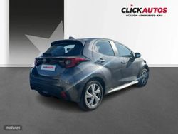 Toyota Yaris 1.5 e-CVT 116CV 120H Active Plus - Miniatura 3