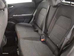 Renault Captur 1.3 TCE 140CV MHEV Evolution EDC - Miniatura 22