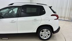Peugeot 2008 1.2L PureTech 60KW (82CV) S&S Style - Miniatura 23