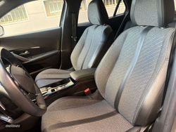Peugeot 2008 Allure Puretech 130 S&amp;S EAT8 - Miniatura 10
