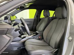 Peugeot 2008 Allure Hybrid 1.2 145CV eDCS6 MHEV - Miniatura 9