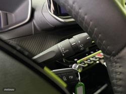 Peugeot 2008 Allure Hybrid 1.2 145CV eDCS6 MHEV - Miniatura 22