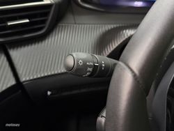 Peugeot 2008 Allure Hybrid 1.2 145CV eDCS6 MHEV - Miniatura 23