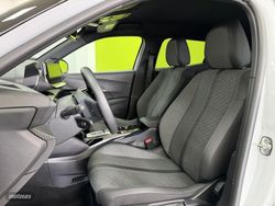 Peugeot 2008 Allure Hybrid 1.2 145CV eDCS6 MHEV - Miniatura 9