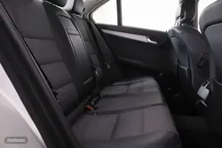 Mercedes Clase C C220 CDI AVANTGARDE AUTO 170CV 4P # NAVI,PARKTORNIC - Miniatura 21