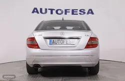Mercedes Clase C C220 CDI AVANTGARDE AUTO 170CV 4P # NAVI,PARKTORNIC - Miniatura 6