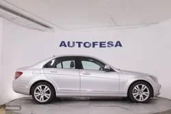 Mercedes Clase C C220 CDI AVANTGARDE AUTO 170CV 4P # NAVI,PARKTORNIC - Miniatura 8