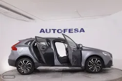 Volvo V 40 CROSS COUNTRY 1.5 T3 OVERSTA EDITION AUTO 152CV 5P # NAVI,PARKTRONIC,CAMARA TRASERA - Miniatura 9