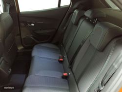 Peugeot 2008 Allure Pack Gasolina 130 S&S 6 Vel. MAN - Miniatura 5