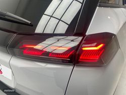 Peugeot 2008 Allure Gasolina 130 S&S EAT8 - Miniatura 10