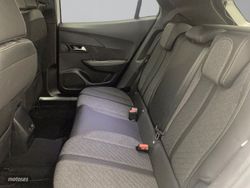 Peugeot 2008 Allure Gasolina 130 S&S EAT8 - Miniatura 15