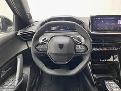 Peugeot 2008 Allure Gasolina 130 S&S EAT8 - Miniatura 17