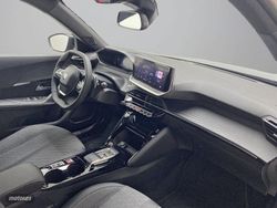 Peugeot 2008 Allure Gasolina 130 S&S EAT8 - Miniatura 20