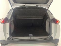 Peugeot 2008 Allure Gasolina 130 S&S EAT8 - Miniatura 8