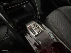 Peugeot 208 HYBRID 110 eDCS6 Allure - Miniatura 16