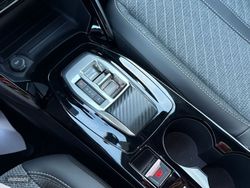 Peugeot 2008 Allure Hybrid eDCS6 100 kW (136 CV) - Miniatura 14