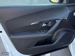 Peugeot 2008 Allure Hybrid eDCS6 100 kW (136 CV) - Miniatura 19