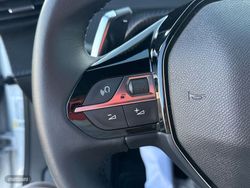 Peugeot 2008 Allure Hybrid eDCS6 100 kW (136 CV) - Miniatura 20