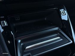 Peugeot 2008 Allure Hybrid eDCS6 100 kW (136 CV) - Miniatura 33