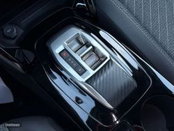 Peugeot 2008 Allure Hybrid eDCS6 100 kW (136 CV) - Miniatura 34