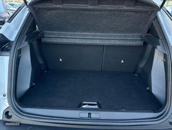 Peugeot 2008 Allure Hybrid eDCS6 100 kW (136 CV) - Miniatura 6