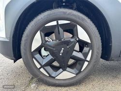 Kia Seltos 1.6 T-GDi 132kW (180CV) Drive 4x2 - Miniatura 25