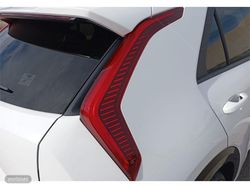 Kia Niro 1.6 GDi HEV 104kW (141CV) Drive - Miniatura 18