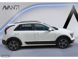 Kia Niro 1.6 GDi HEV 104kW (141CV) Drive - Miniatura 4