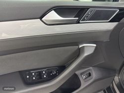 Volkswagen Passat Executive 2.0 TDI 150 cv / TECHO SOLAR - Miniatura 17