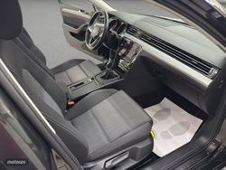 Volkswagen Passat Executive 2.0 TDI 150 cv / TECHO SOLAR - Miniatura 18