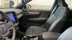 Volvo XC40 XC40 PLUS B3 (G) DARK - Miniatura 24