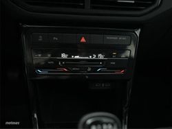 Volkswagen T-Cross 1.0 TSI 115CV Life - Miniatura 13