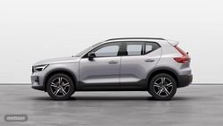 Volvo XC40 PLUS, B3, MILD HYBRID, GASOLINA, DARK - Miniatura 2
