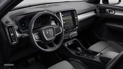 Volvo XC40 PLUS, B3, MILD HYBRID, GASOLINA, DARK - Miniatura 8