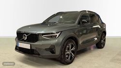 Volvo XC40 Plus, B3 Mild hybrid, Gasolina, Dark - Miniatura 1