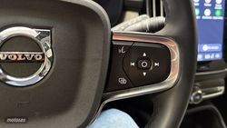Volvo XC40 Plus, B3 Mild hybrid, Gasolina, Dark - Miniatura 19