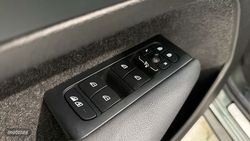 Volvo XC40 Plus, B3 Mild hybrid, Gasolina, Dark - Miniatura 21
