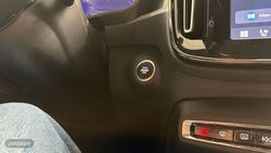 Volvo XC40 Plus, B3 Mild hybrid, Gasolina, Dark - Miniatura 24